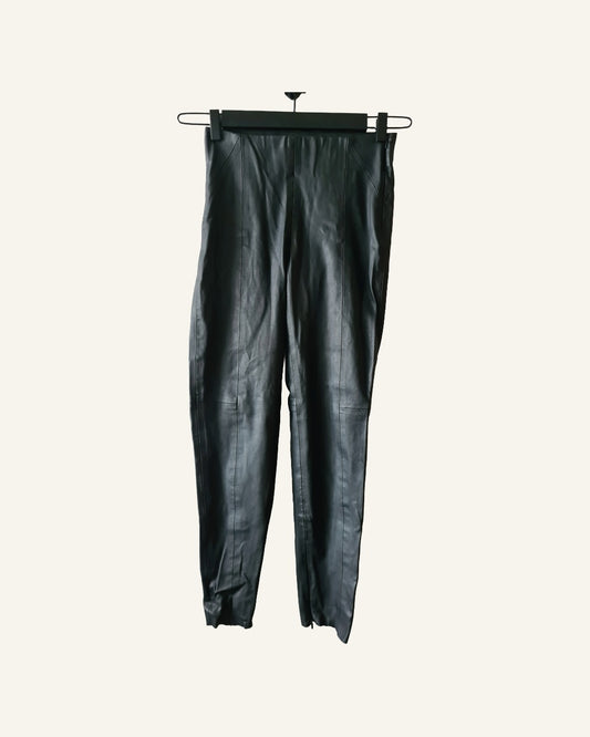 Zara Basic broek zwart – maat S – elastische taille – Tweedehands