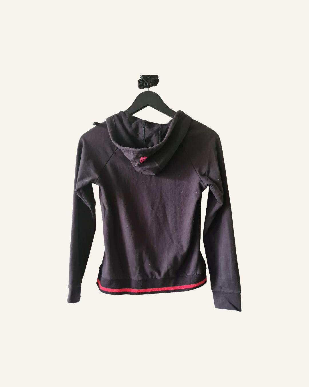 Zwart vest met capuchon – maat M – Tweedehands