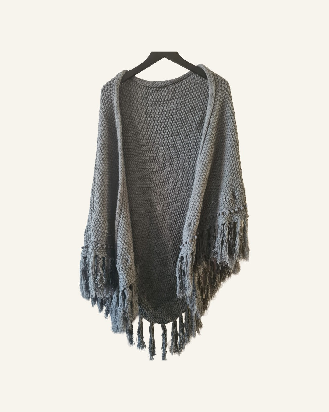 Grijze omslagdoek met franjes – one size – Tweedehands