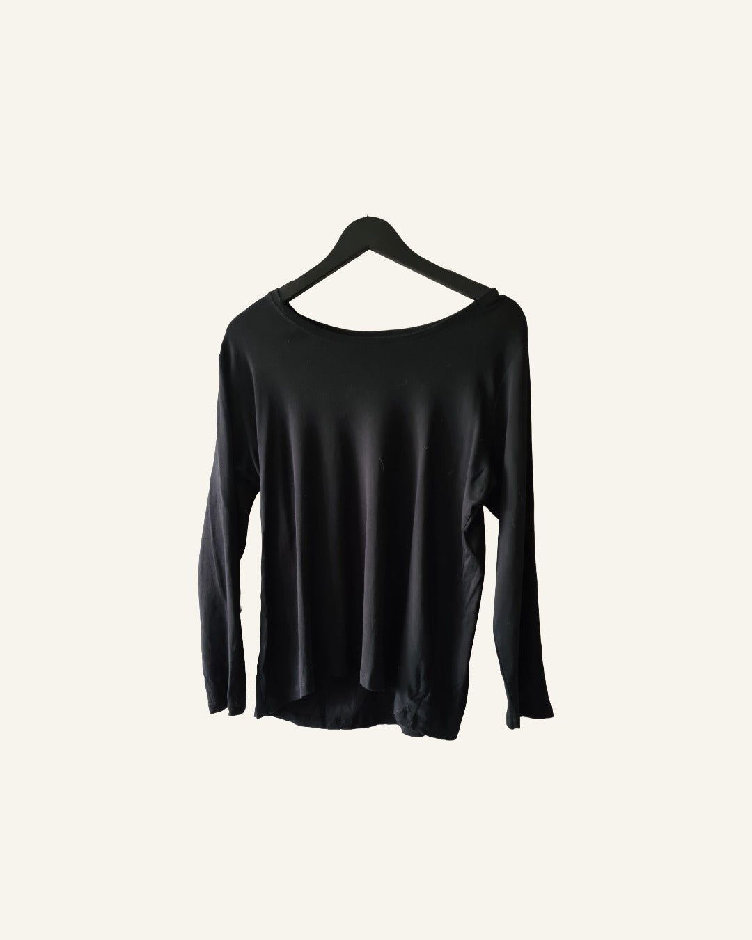 Zwarte longsleeve – maat XXL (46/48) – Tweedehands