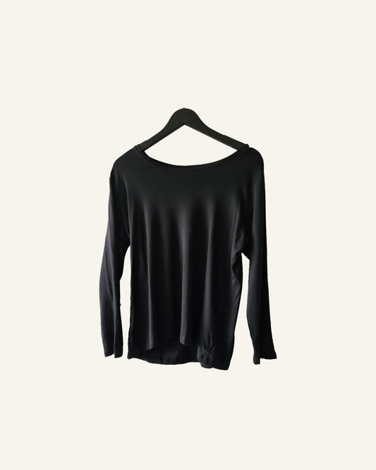 Zwarte longsleeve – maat XXL (46/48) – Tweedehands