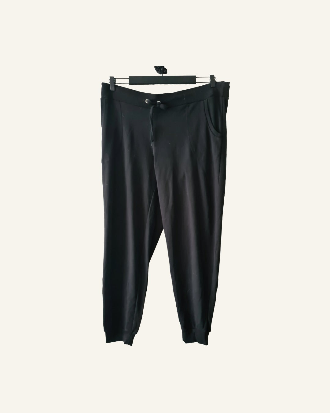 Janina comfortabele vrijetijdsbroek zwart – maat 50 – Tweedehands