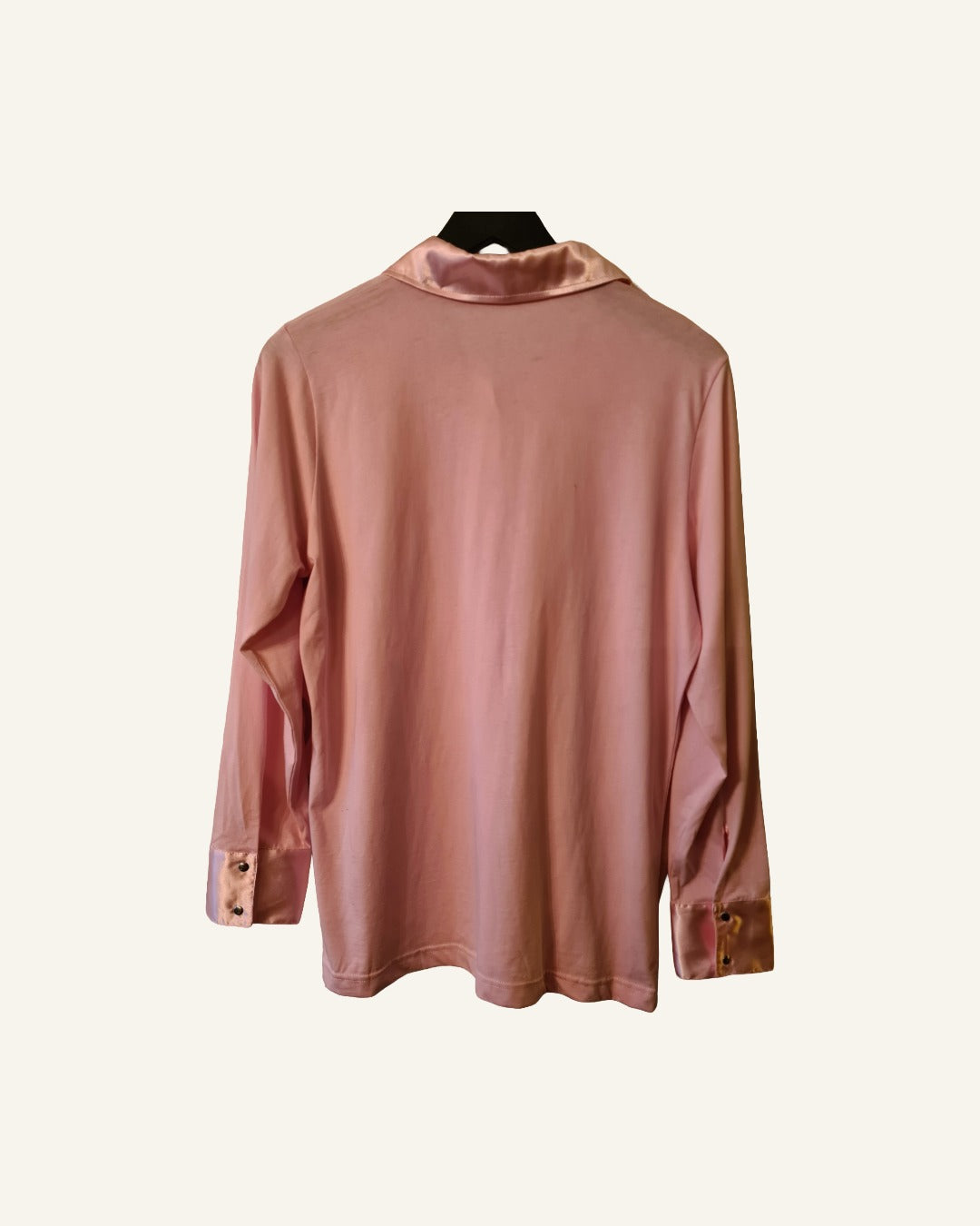 Roze blouse met kraag en manchetten – maat 44 – Tweedehands